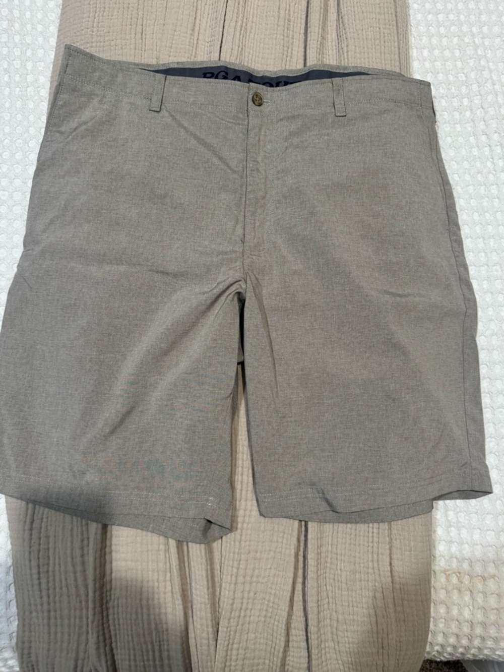 PGA Tour Men’s Light Gray Flat Front Shorts